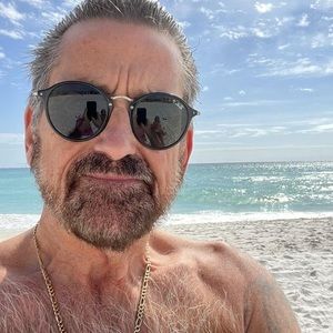 Meet your Posher, Bob